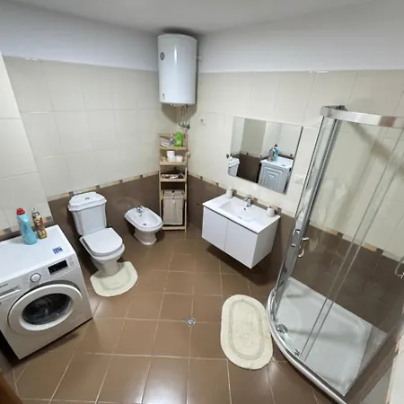 Apartment House Center