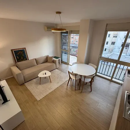 Apartment House Center *