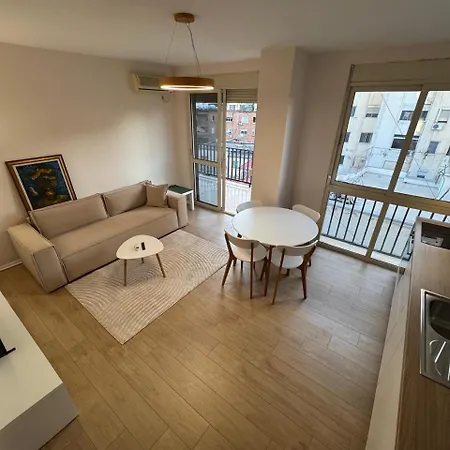 Apartment House Center